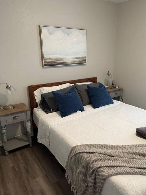 The Mary Lou - 2 Bedroom Apt In Quilt Town, Usa Hamilton Exterior foto